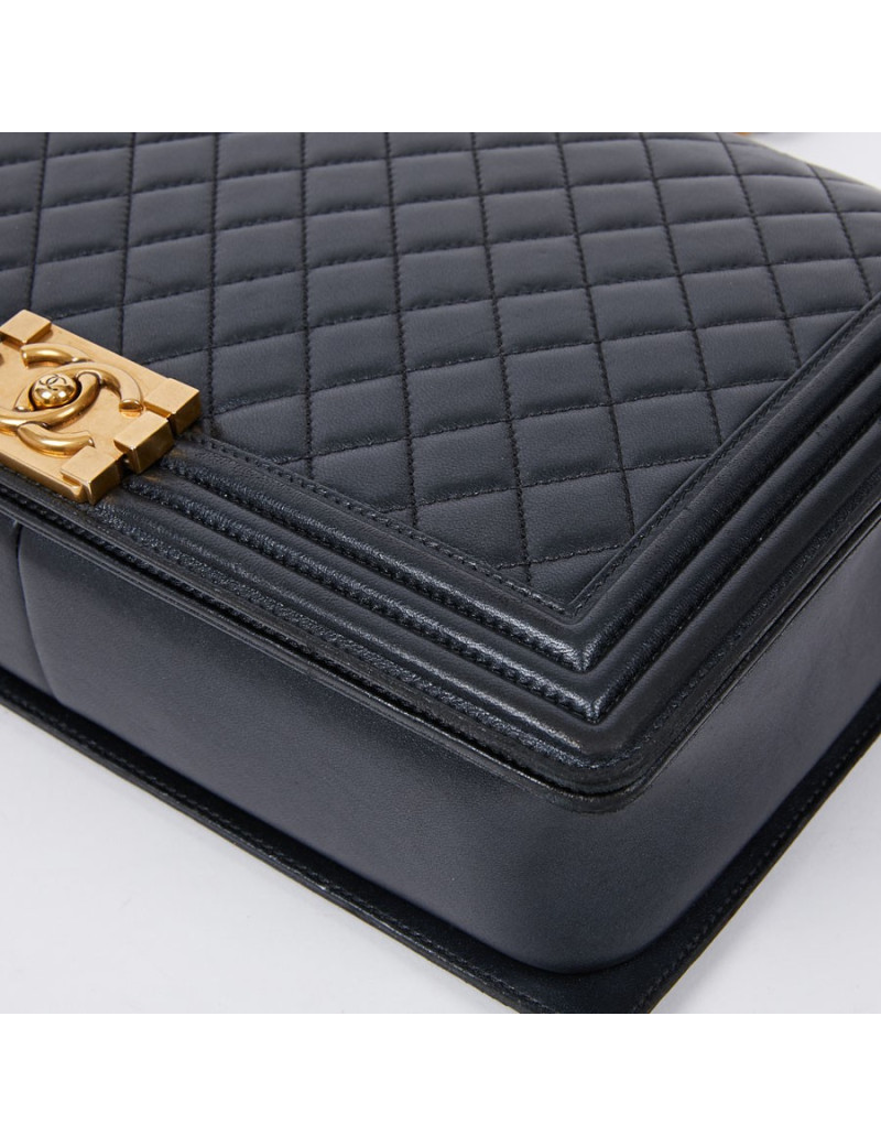 Grand sac Boy CHANEL noir matelassé