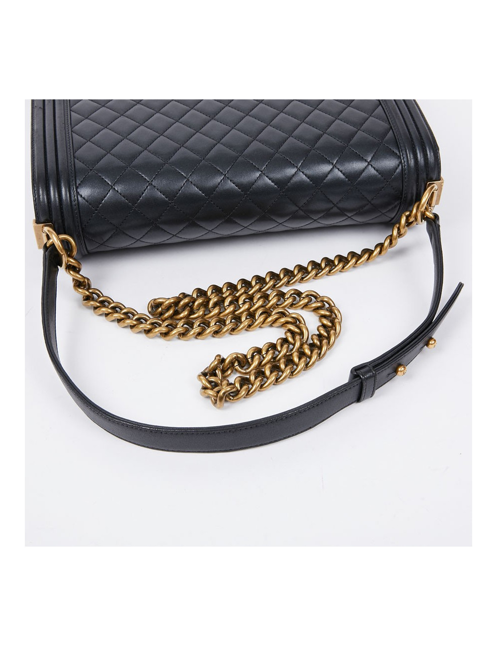 Sac "BOY" CHANEL cuir noir matelassé