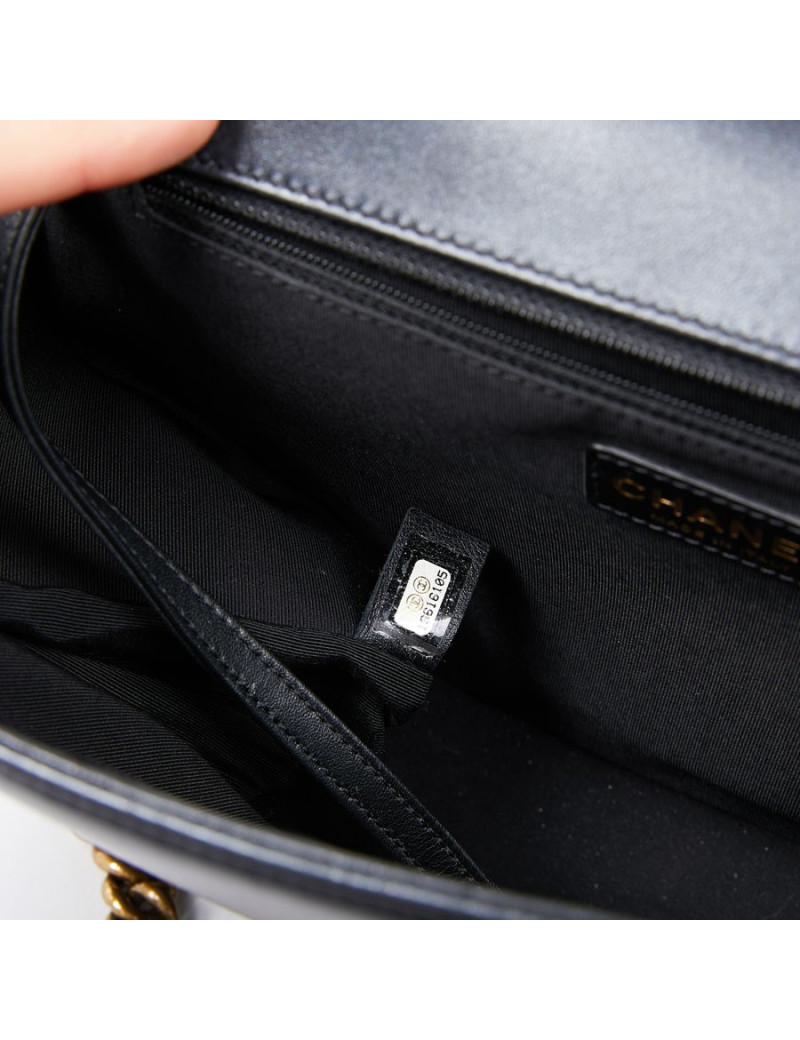 Grand sac Boy CHANEL noir matelassé