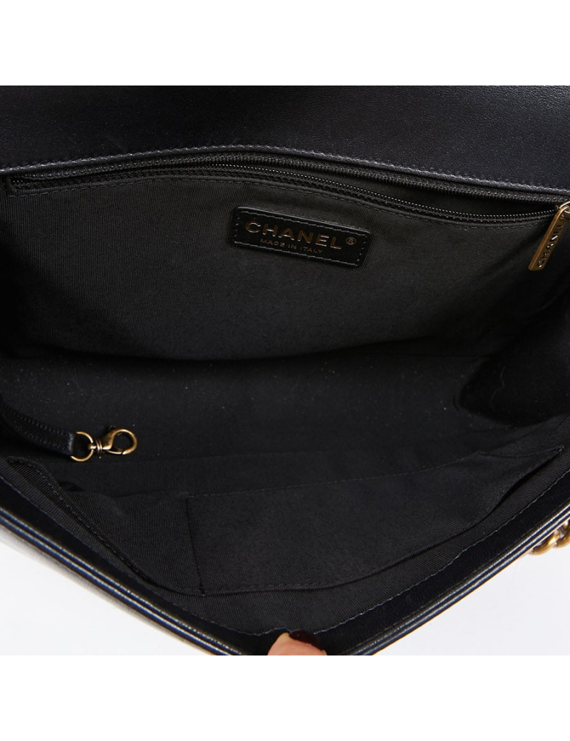 Grand sac Boy CHANEL noir matelassé