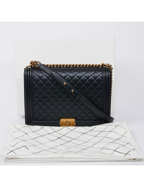 Sac "BOY" CHANEL cuir noir matelassé