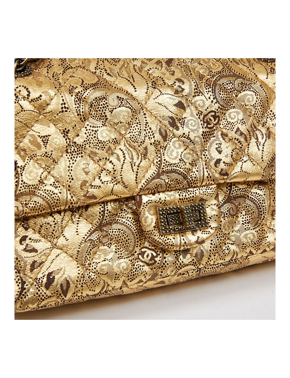 Sac CHANEL "Paris-Moscou" cuir perforé  doré Edition Limitée