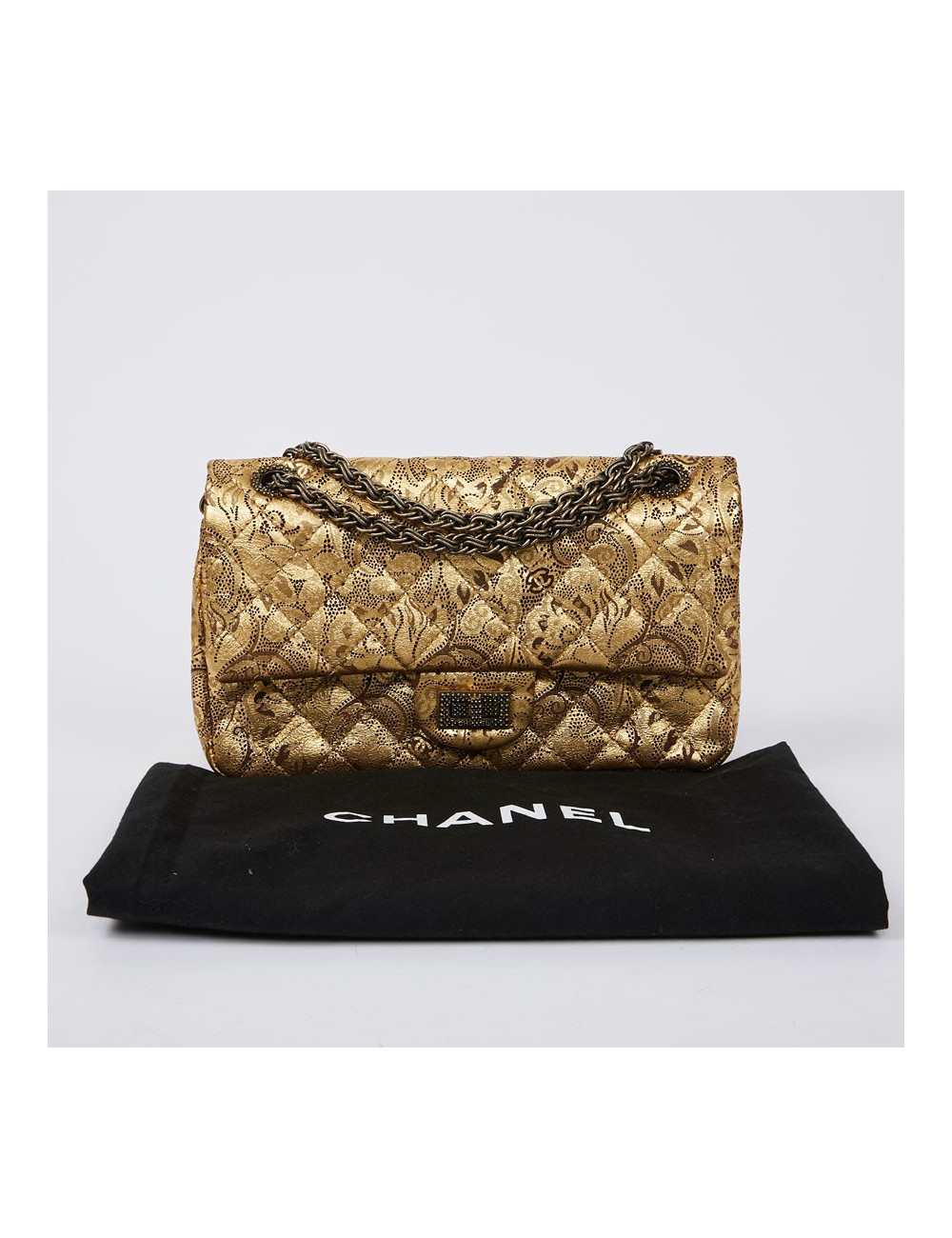 Sac CHANEL "Paris-Moscou" cuir perforé  doré Edition Limitée