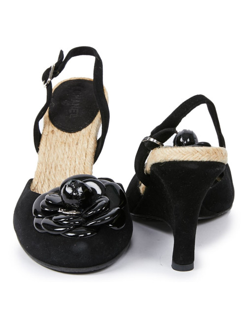 Sandales T39 CHANEL veau velours et camélia verni noir