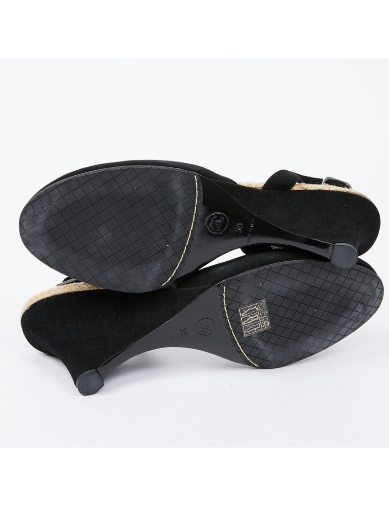 Sandales T39 CHANEL veau velours et camélia verni noir