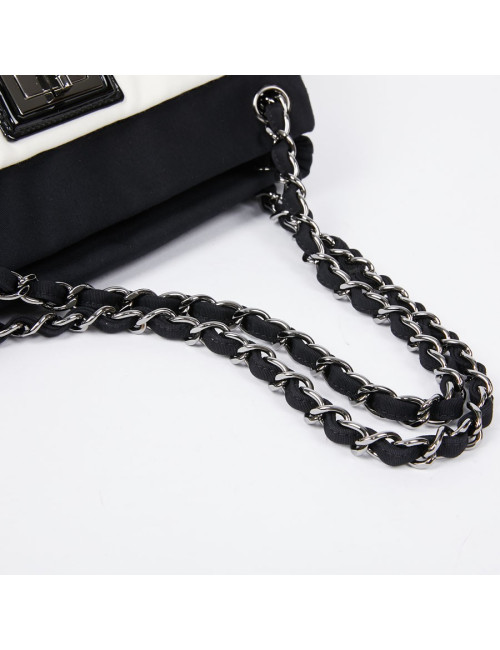 Sac CHANEL en piqué noir et blanc