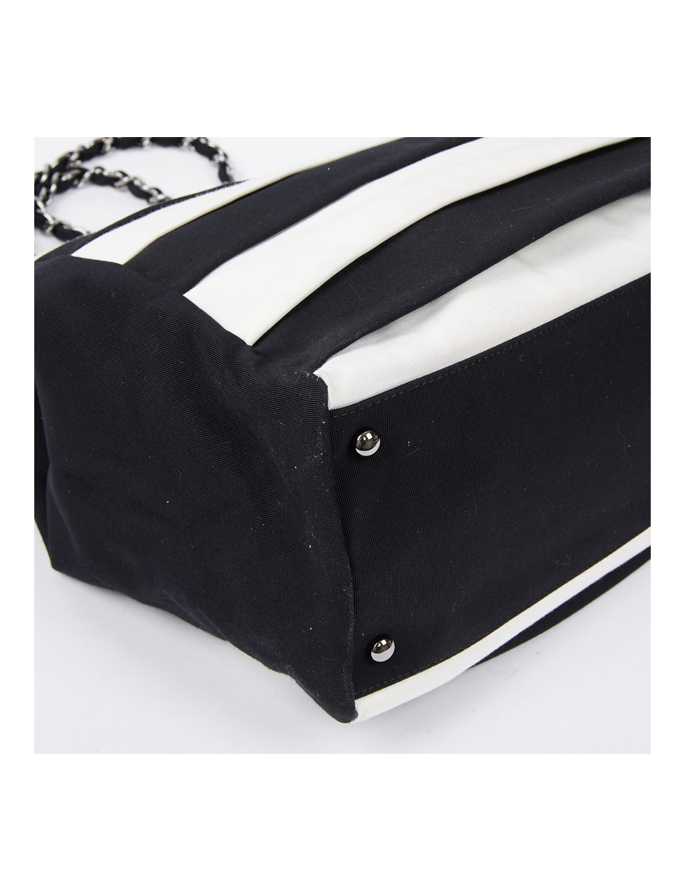 Sac CHANEL en piqué noir et blanc