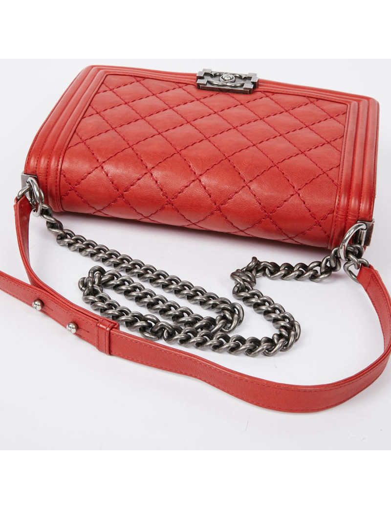 CHANEL Boy cuir rouge