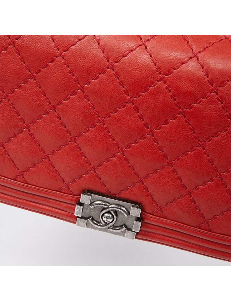 CHANEL Boy cuir rouge