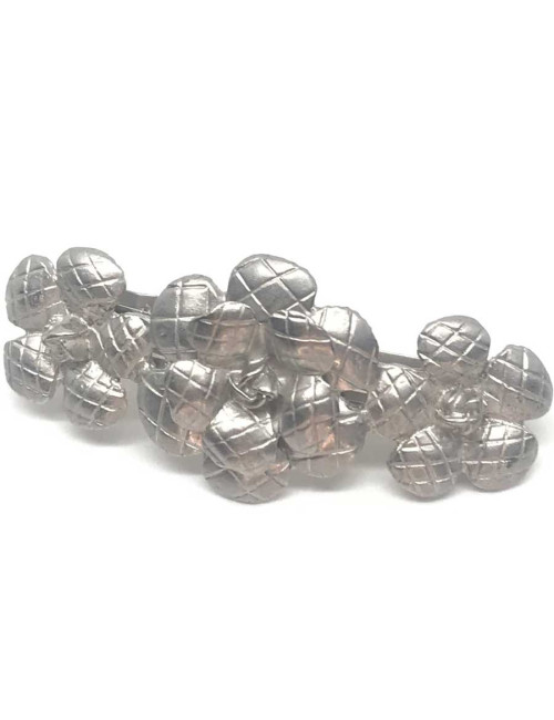Barrette CHANEL camélias argent strié