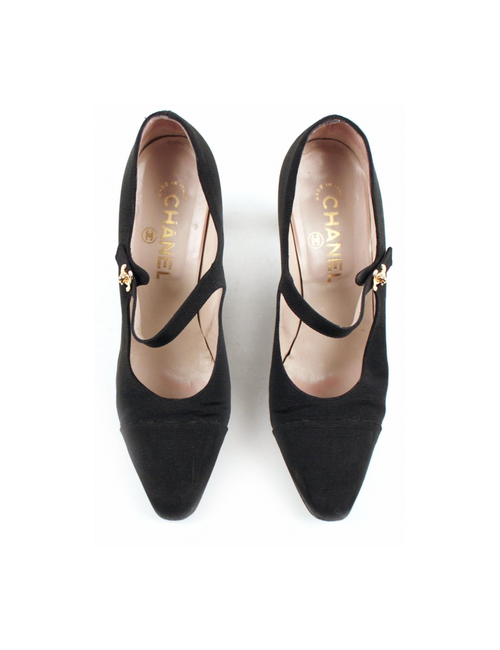 Escarpins "Babies" toile noire CHANEL