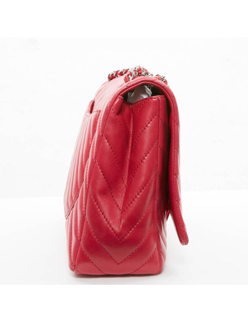 Sac souple CHANEL cuir semi brillant