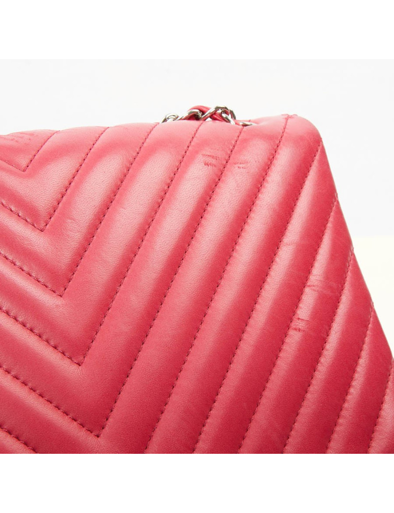 Sac souple CHANEL cuir semi brillant