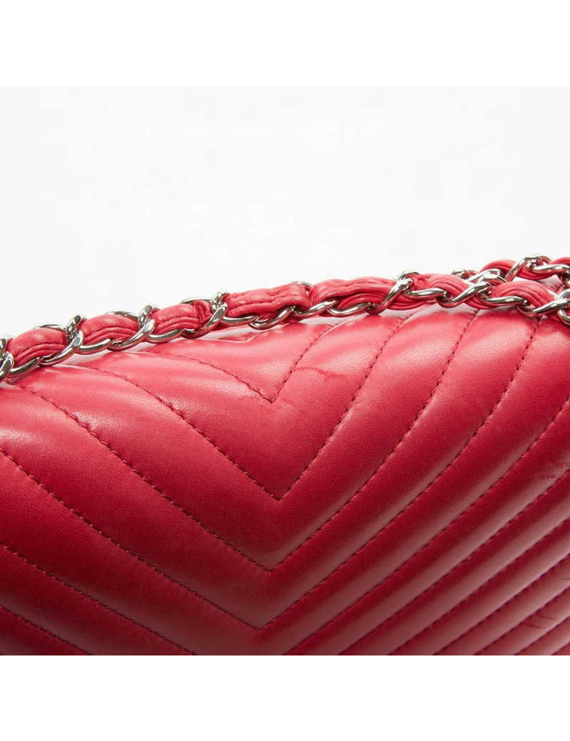 Sac souple CHANEL cuir semi brillant