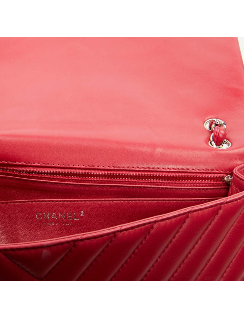 Sac souple CHANEL cuir semi brillant