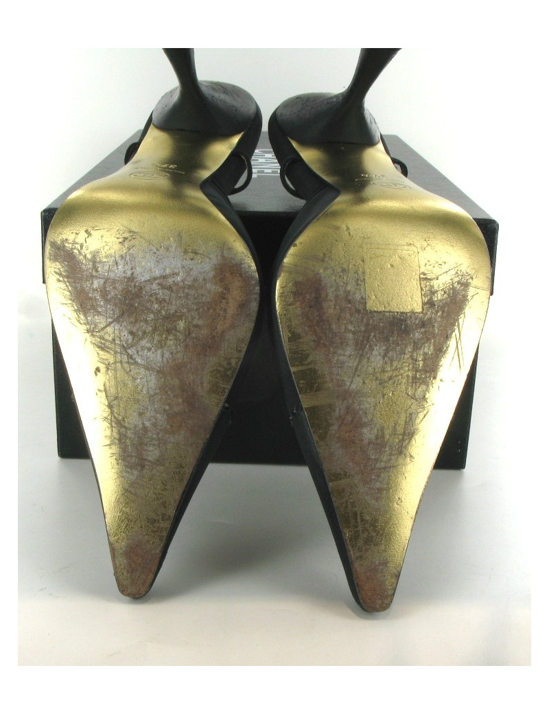 Escarpins CHANEL en tissu noir T 37,5