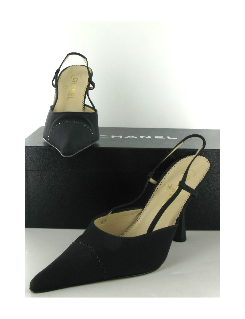 Escarpins CHANEL en tissu noir T 37,5