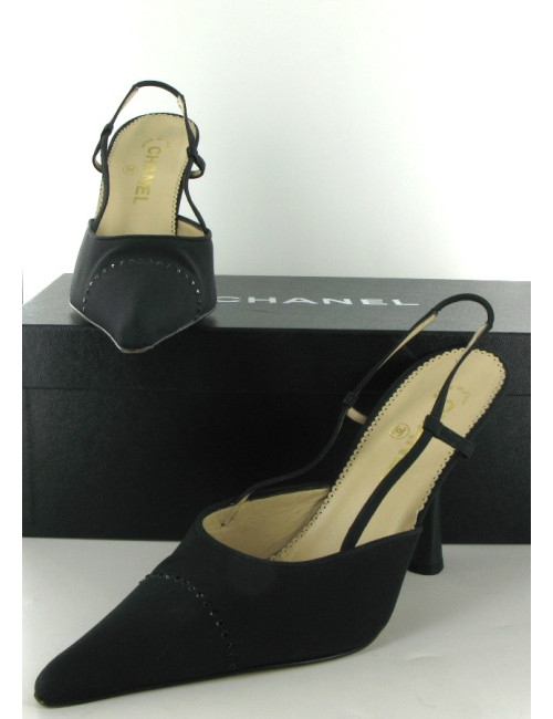 Escarpins CHANEL en tissu noir T 37,5