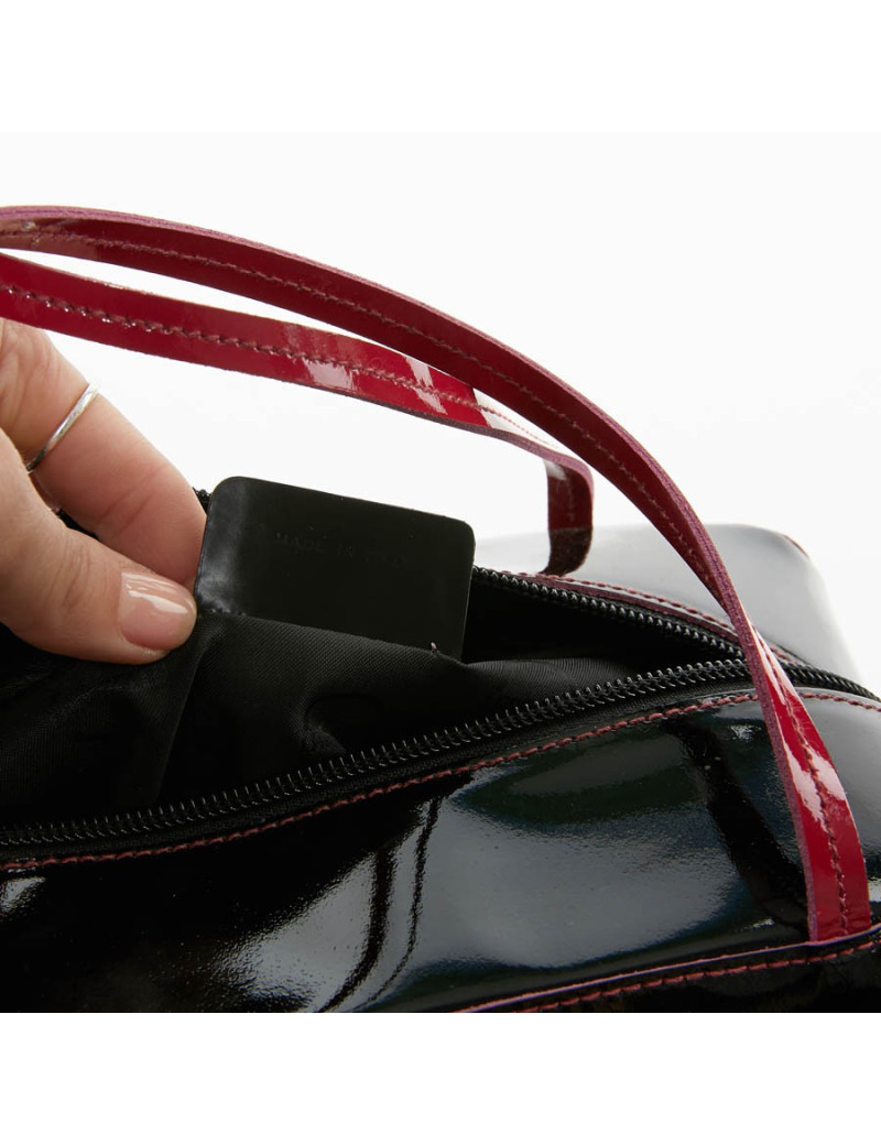 Sac Lagerfeld cuir verni noir poignée rose