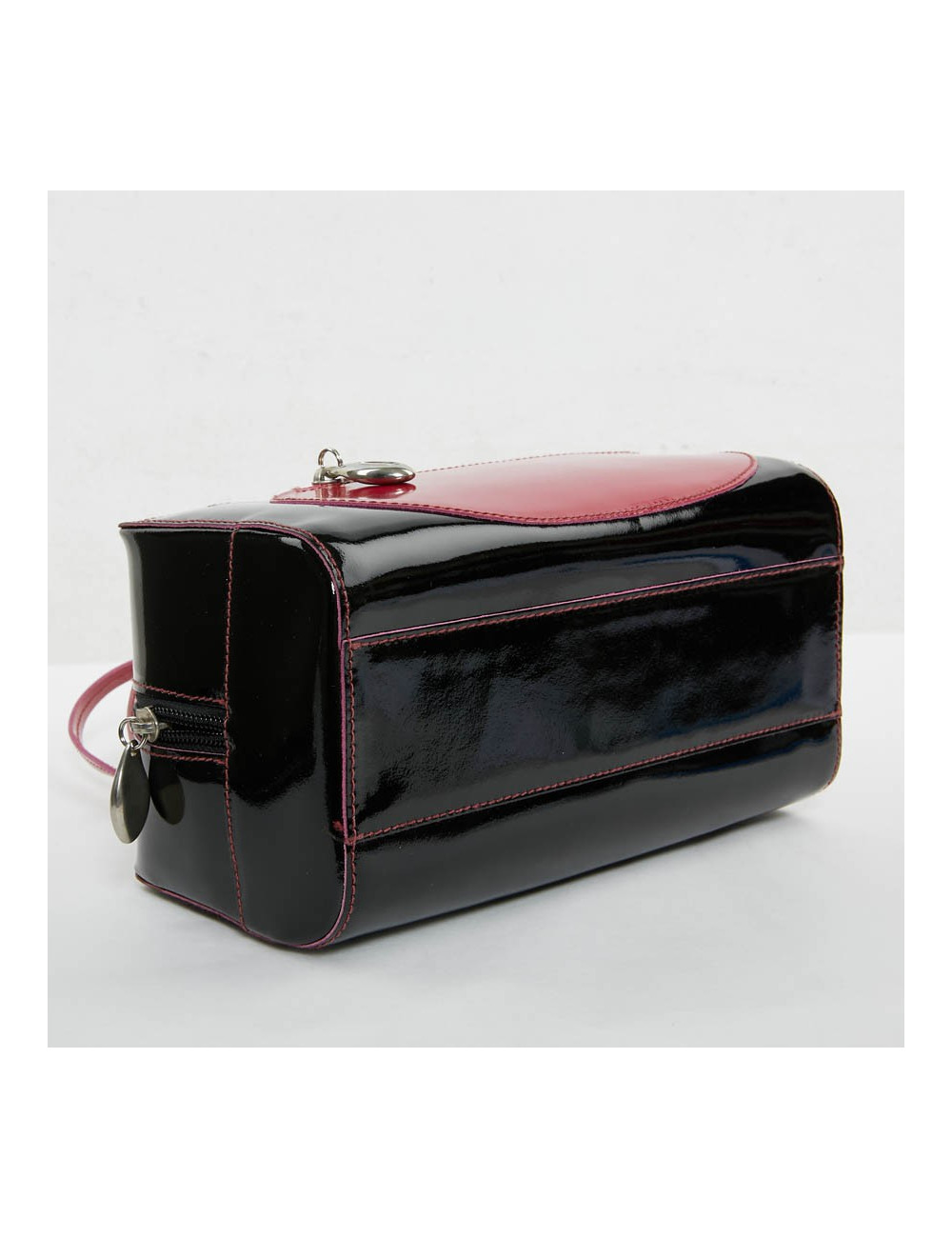 Sac LAGERFELD cuir verni noir poignée fuschia