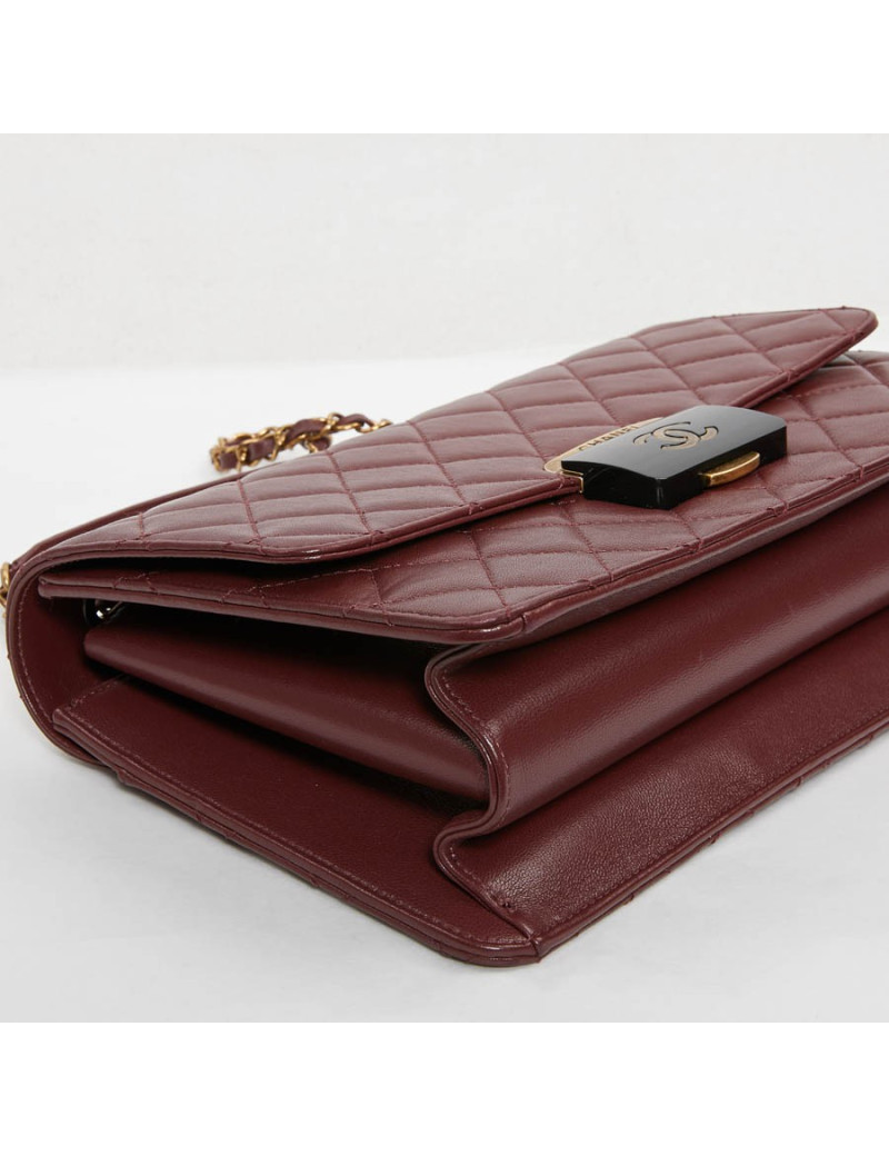 Sac CHANEL collector cuir matelassé bordeaux 
