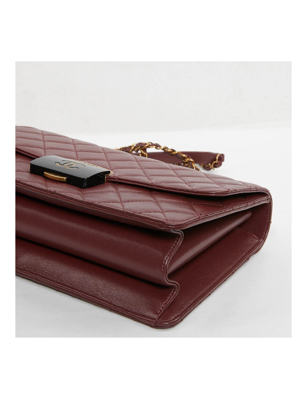Sac CHANEL cuir matelassé bordeaux foncé