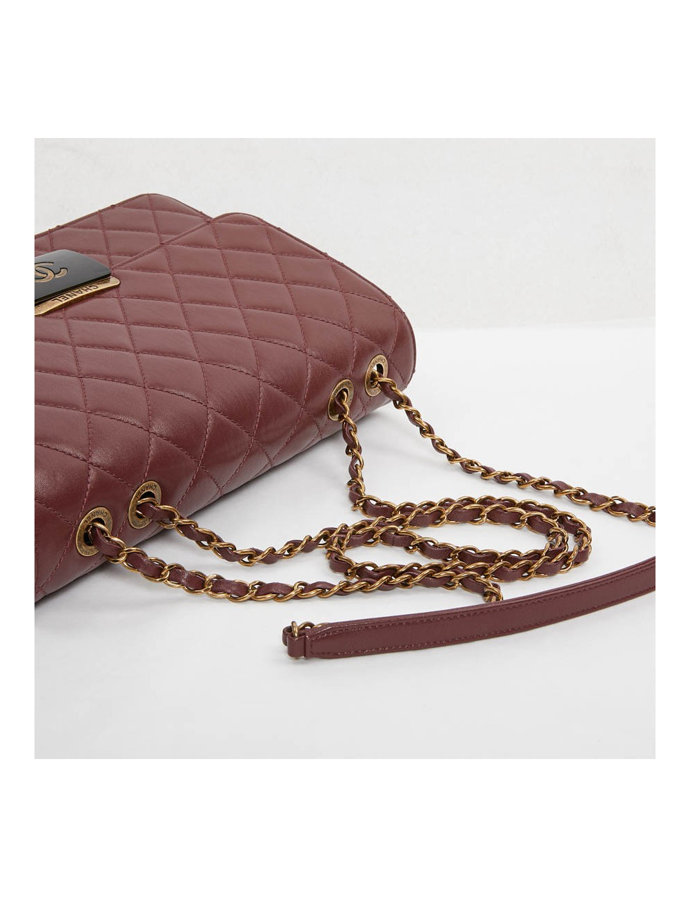 Sac CHANEL collector cuir matelassé bordeaux 