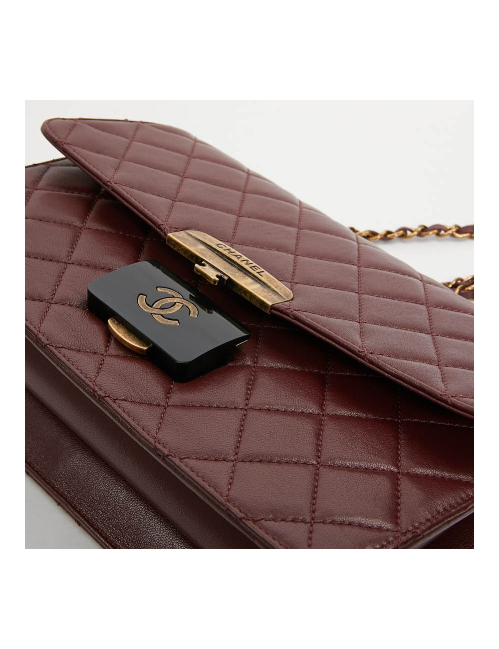 Sac CHANEL cuir matelassé bordeaux foncé