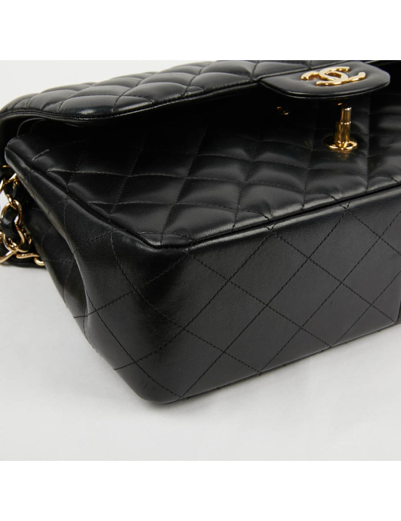 Chanel black  Jumbo quilted leather