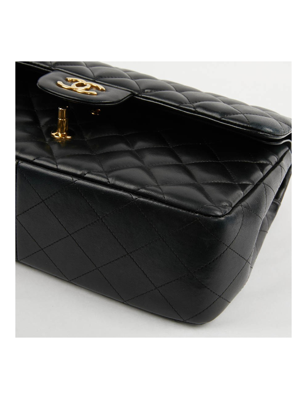 Chanel black  Jumbo quilted leather