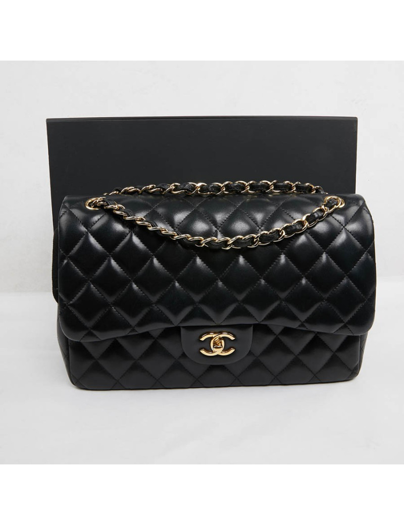 Chanel black  Jumbo quilted leather