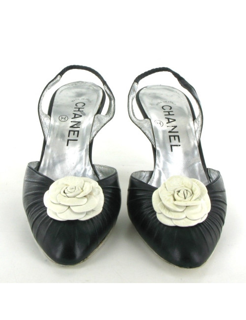 Escarpins CHANEL en cuir 