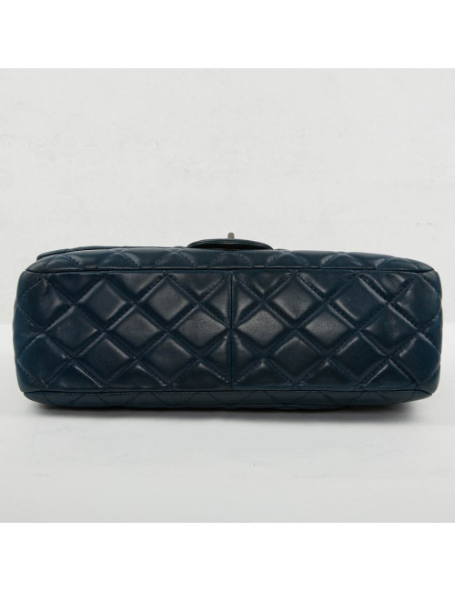 Sac 2.55 maxi CHANEL cuir d'agneau lisse bleu