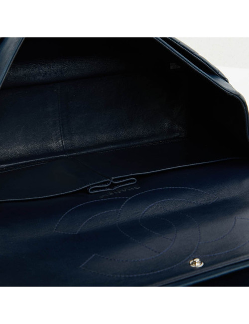 Sac 2.55 maxi CHANEL cuir d'agneau lisse bleu