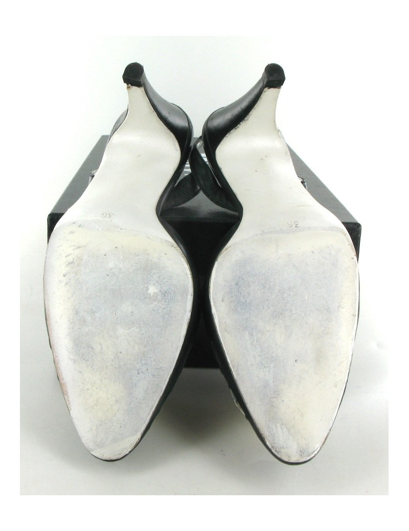 Escarpins CHANEL en cuir 