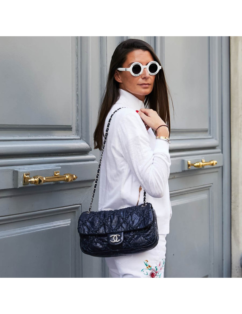 Sac CHANEL cuir froissé d'agneau matelassé bleu 