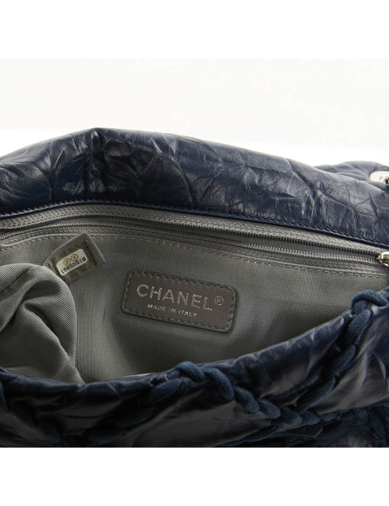 Sac CHANEL cuir froissé d'agneau matelassé bleu 