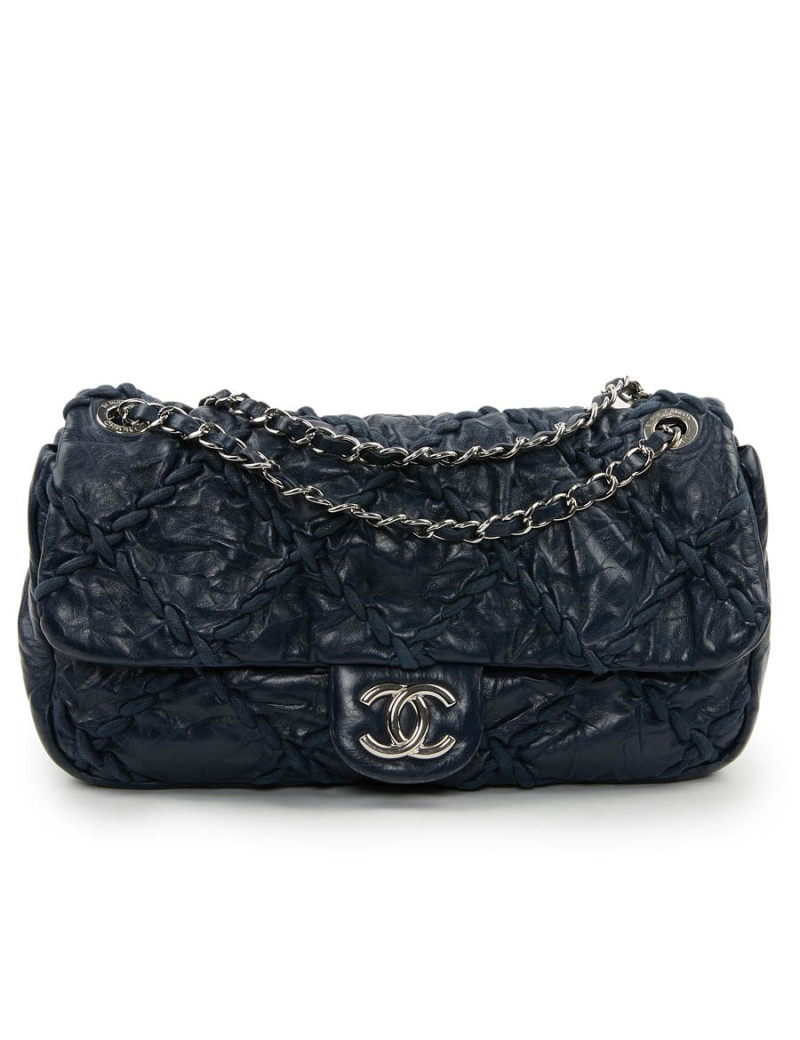 Sac CHANEL cuir froissé d'agneau matelassé bleu 