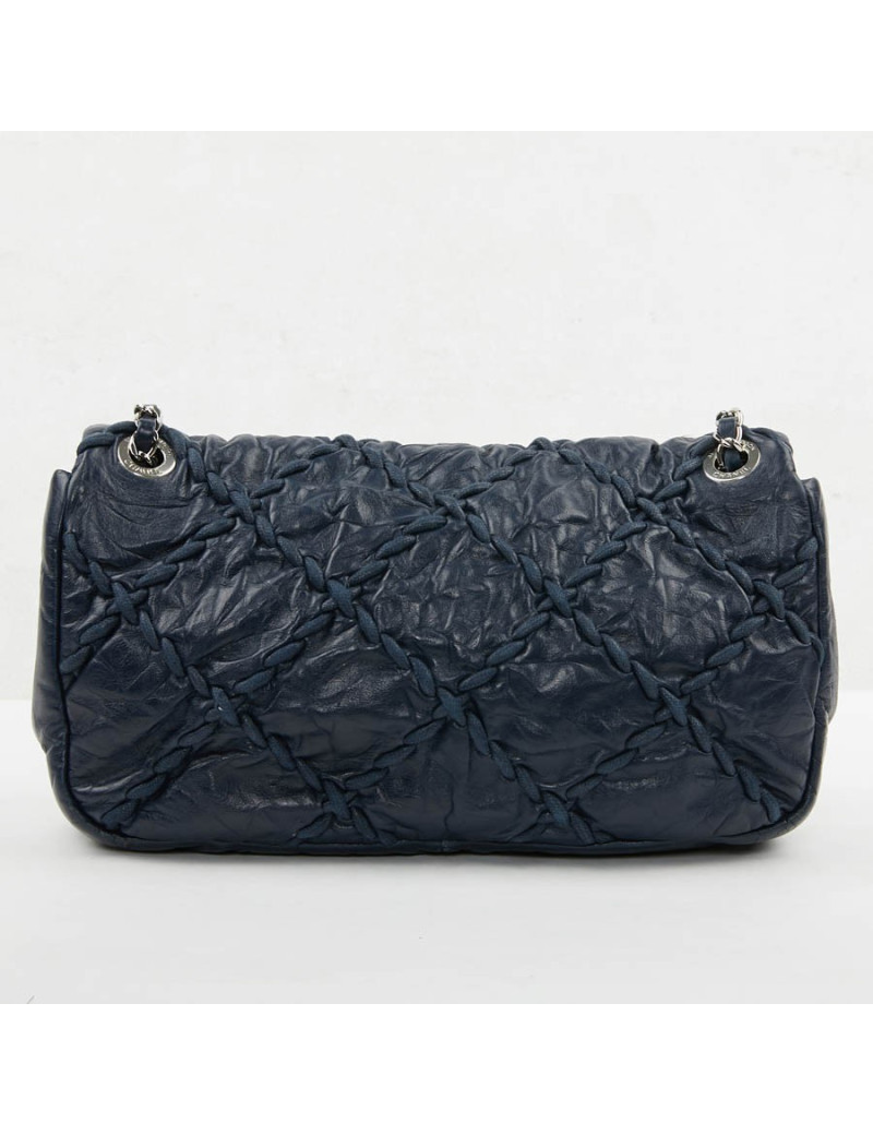 Sac CHANEL cuir froissé d'agneau matelassé bleu 