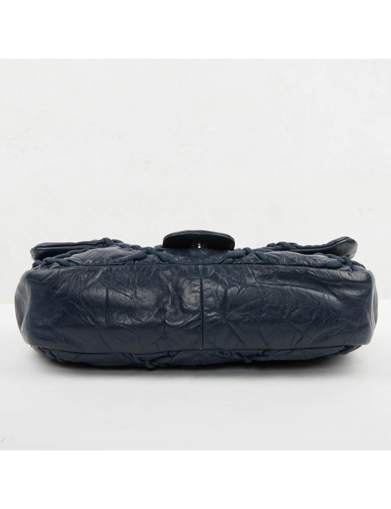 Sac CHANEL cuir froissé d'agneau matelassé bleu 