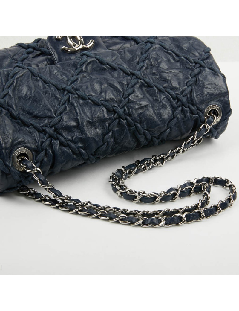 Sac CHANEL cuir froissé d'agneau matelassé bleu 