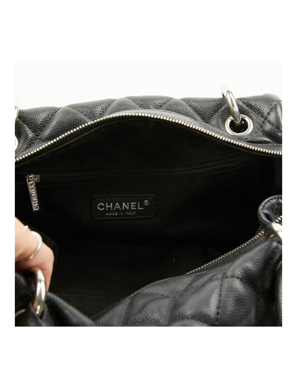 Sac bowling Chanel noir en cuir matelassé