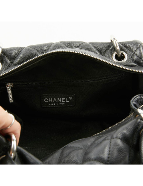 Sac bowling Chanel noir en cuir matelassé