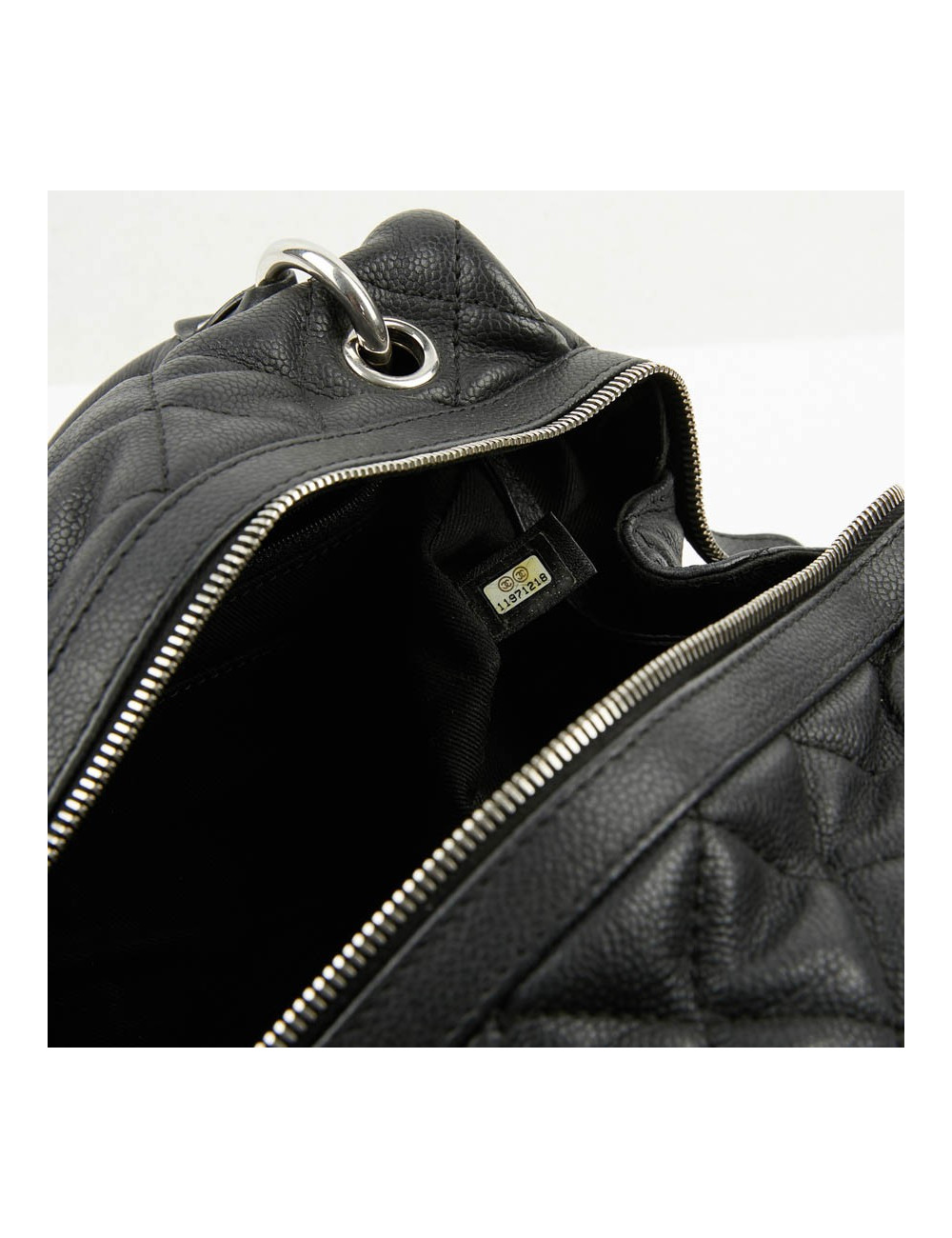 Sac bowling Chanel noir en cuir matelassé