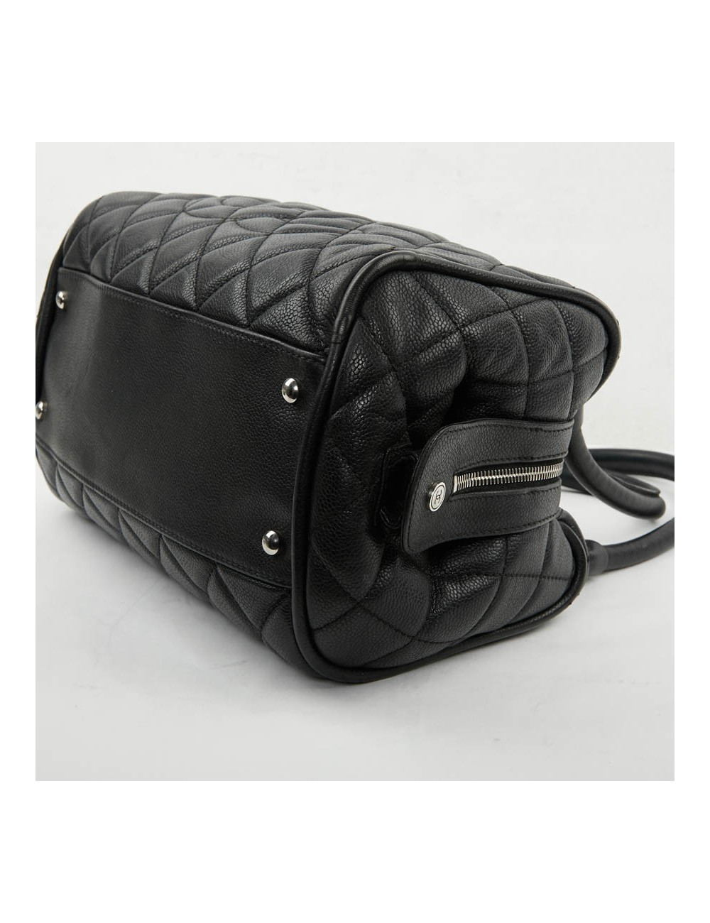 Sac bowling Chanel noir en cuir matelassé