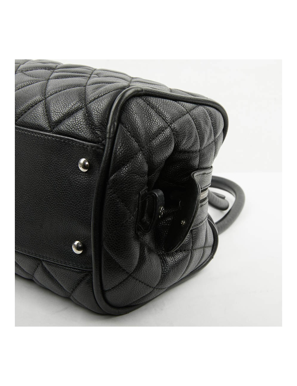 Sac bowling Chanel noir en cuir matelassé