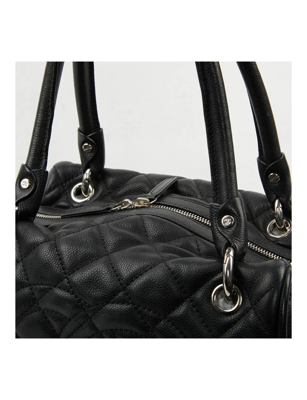 Sac bowling Chanel noir en cuir matelassé