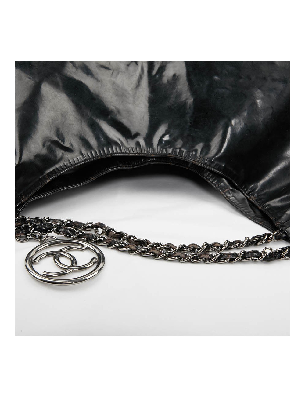 Sac cabas CHANEL cuir verni noir