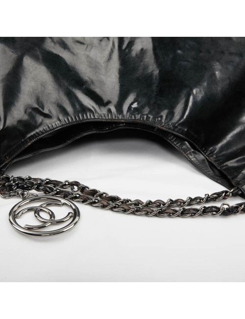 Sac cabas CHANEL cuir verni noir