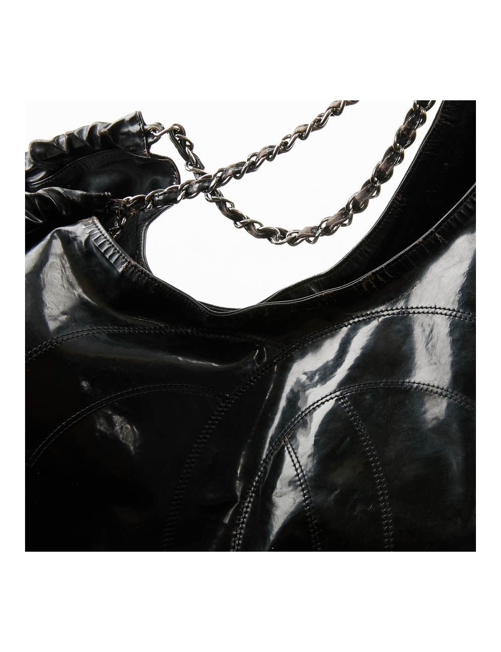 Sac cabas CHANEL cuir verni noir